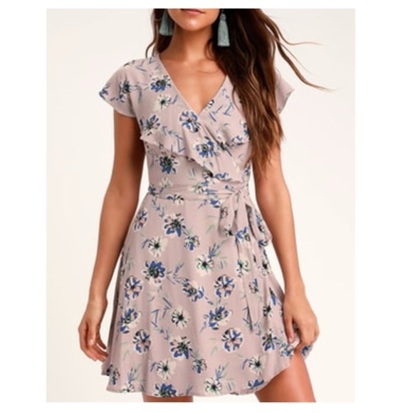 Lulus Dresses & Skirts - Lulu’s La Vie Lavender Floral Sleeveless V-Neck Wrap Ruffle Dress Women’s Sz XL